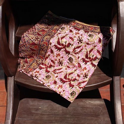 Sarong traditionnel batik rouge clair en coton - Casa Nomade