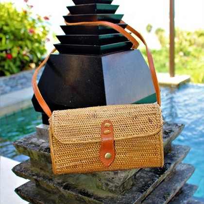Sac Bali Bag rectangulaire en rotin fait main saumon - Casa Nomade