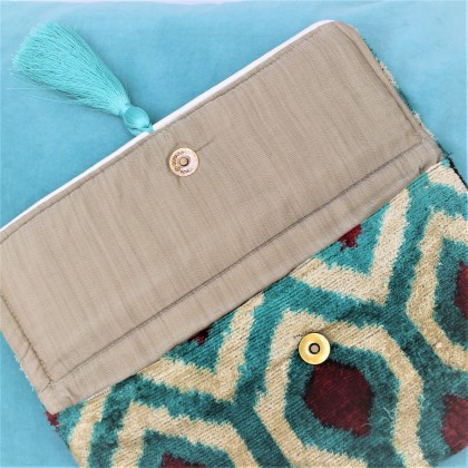 Pochette ikat Kok en velours de soie fait main - Casa Nomade