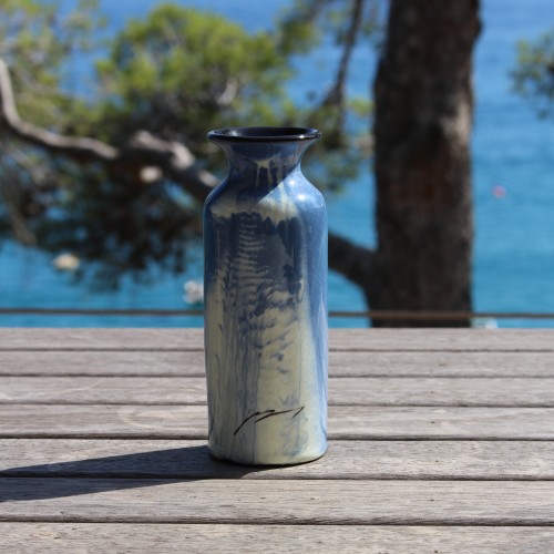 Vase en céramique bleu fait main Vase en céramique bleu fait main