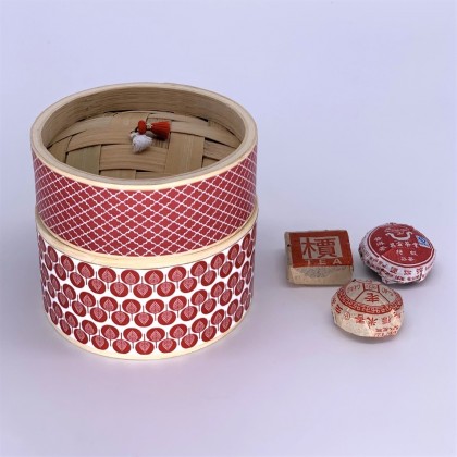 Panier décoratif en bambou rouge