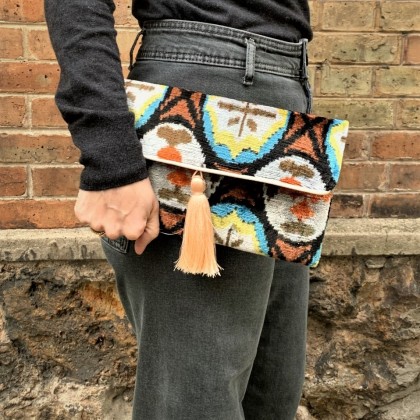 Pochette ikat Juda en velours de soie fait main - Casa Nomade