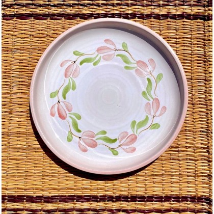 Assiette en grès rose fait main