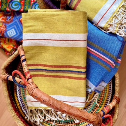 Fouta moutarde rayée tissée plat