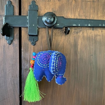 Éléphant décoratif brodé bleu foncé - Casa Nomade