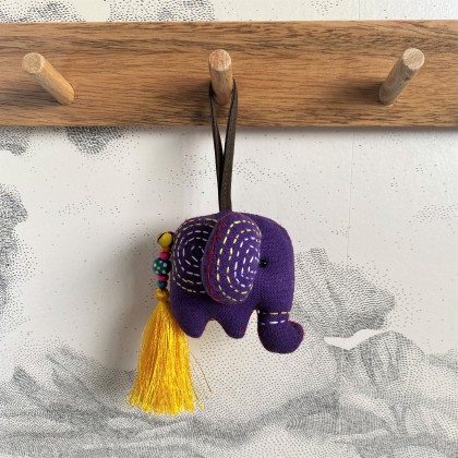 Éléphant décoratif brodé violet - Casa Nomade