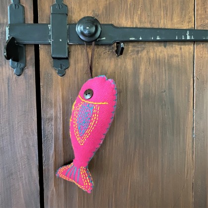 Poisson décoratif brodé rose - Casa Nomade