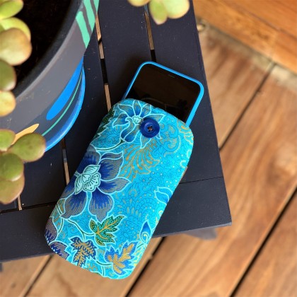 Étui téléphone portable batik fleurs cousu main - Casa Nomade
