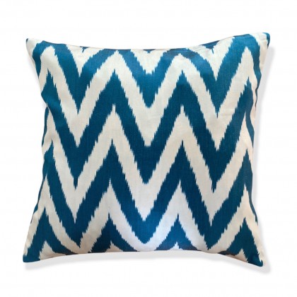 Housse de coussin ikat Zig Zag carrée en soie fait main