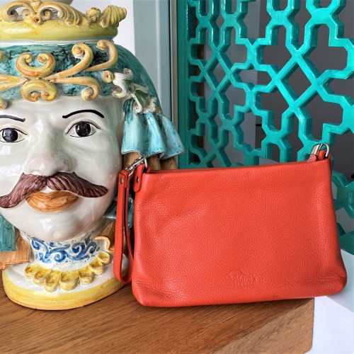 Pochette bandoulière en cuir orange Pochette bandoulière en cuir orange