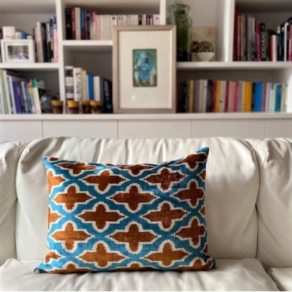 Housse de coussin ikat Tabac en velours de soie fait main - Casa Nomade