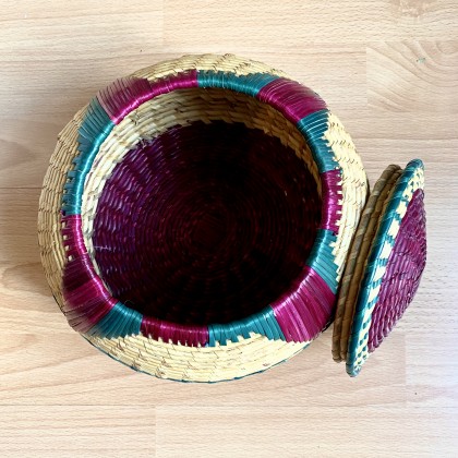 Panier rond multicolore en paille tressée - Casa Nomade