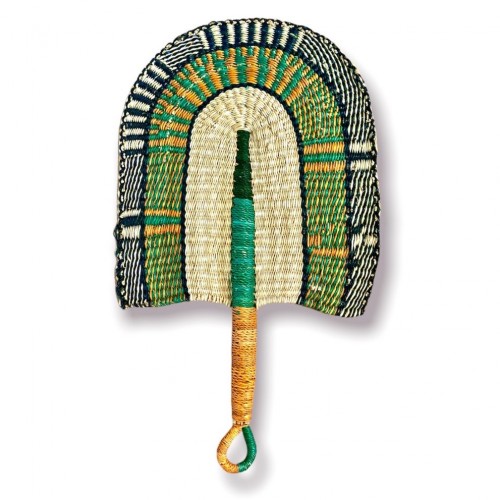 Éventail africain en paille vert tressé main - Casa Nomade Éventail africain en paille vert tressé main - Casa Nomade
