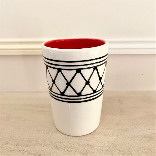 Mug sans anse en faïence faite main rouge Mug sans anse en faïence faite main rouge