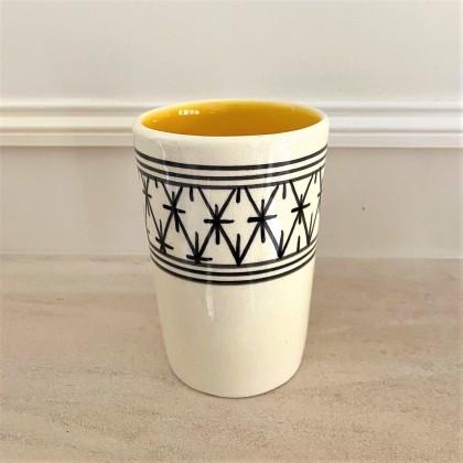 Mug sans anse en faïence fait main (jaune) - Casa Nomade