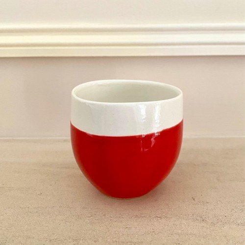 Tasse à café en faïence faite main rouge Tasse à café en faïence faite main rouge