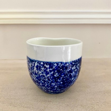Tasse à café en faïence faite main (bleue mouchetée) - Casa Nomade