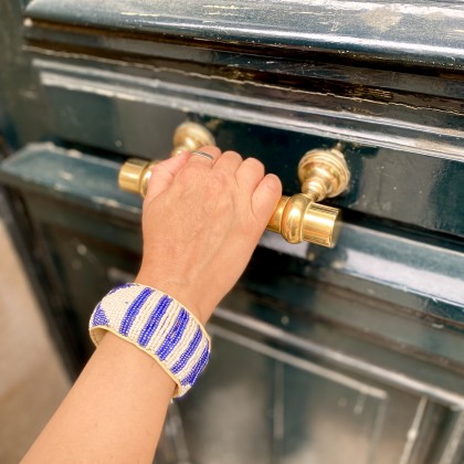 Bracelet tissé main en cuir et perles de verre Gàden - Casa Nomade