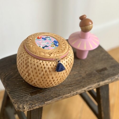 Panier en bambou tressé Panier en bambou tressé