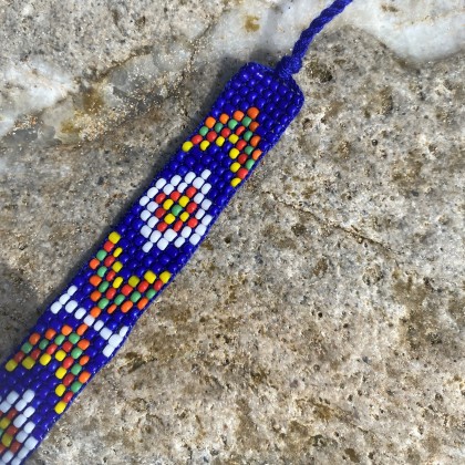 Bracelet bleu en perles de verre tissé main - Casa Nomade