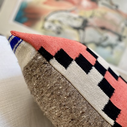Housse de coussin margoum en laine fait main motif losange - Casa Nomade