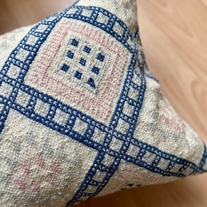 Housse de coussin margoum en laine fait main motif losange - Casa Nomade