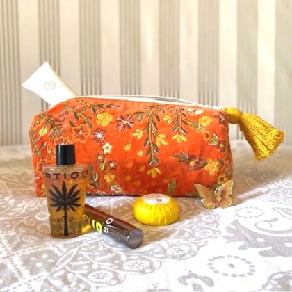 Trousse de toilette en velours brodé - Casa Nomade