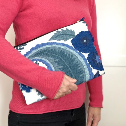 Grande pochette zippée en coton brodé Katni - Casa Nomade