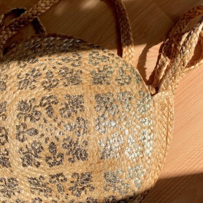 Cabas rond en jute tissé main motif doré - Casa Nomade