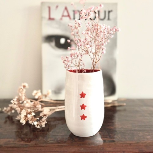 Vase pincé en faïence "Trois p'tites Étoiles" fait main - Casa Nomade Vase pincé en faïence "Trois p'tites Étoiles" fait main - Casa Nomade