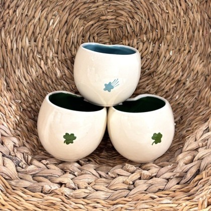 Tasse Trèfle en faïence faite main - Casa Nomade
