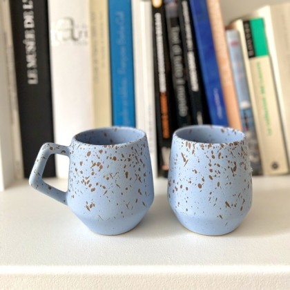 Mug moucheté bleu en grès fait main - Casa Nomade