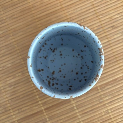 Mug moucheté bleu en grès fait main - Casa Nomade