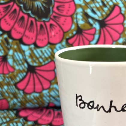 Mug Bonheur en faïence fait main - Casa Nomade