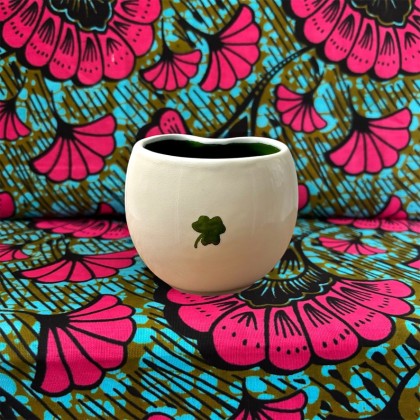 Tasse Trèfle en faïence...