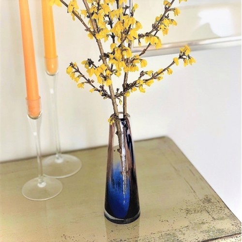 Vase soliflore en verre soufflé bleu fait main Vase soliflore en verre soufflé bleu fait main