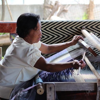 Housse de coussin carrée bleue en fibres de roseau fait main - Casa Nomade