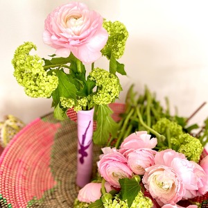 Le printemps est là ! L’occasion de fleurir notre joli soliflore en céramique Rosa. 

#handmade #faitmain #artisanatdumonde #handcraft #decoration #decorationinterieure #decorationinspiration #vase #vasefleuri #ceramique #céramique #artisanat #artisan